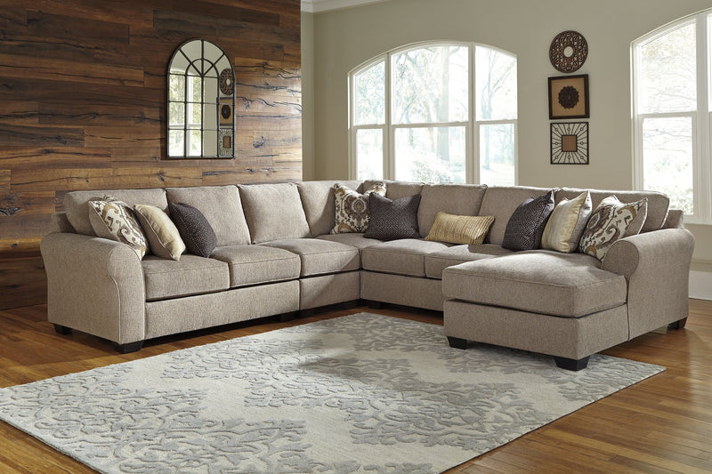 Pantomine Benchcraft 5-Piece Sectional with Chaise image