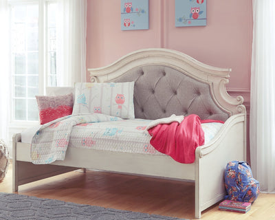 Realyn Signature Design by Ashley Twin Day Bed image