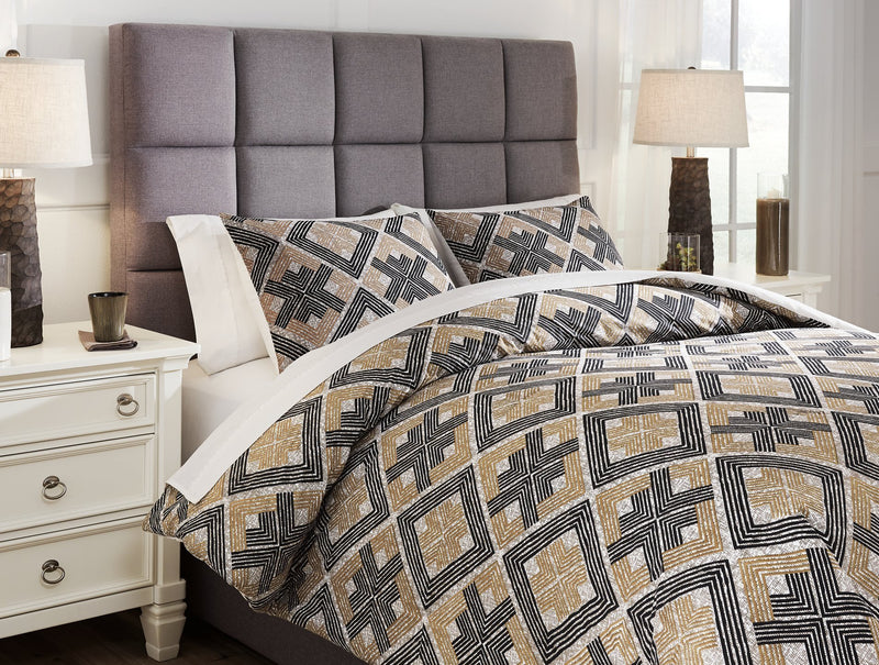 Scylla Signature Design by Ashley Comforter Set King image