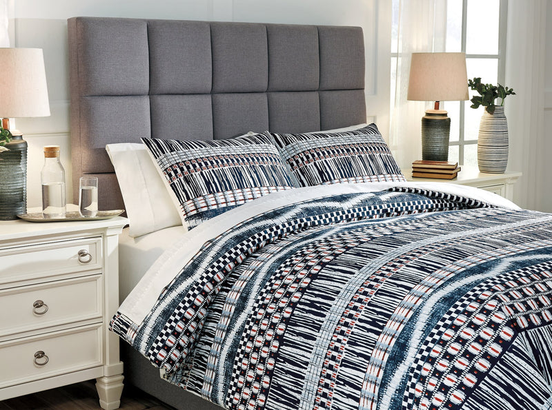 Shilliam Signature Design by Ashley Comforter Set King image