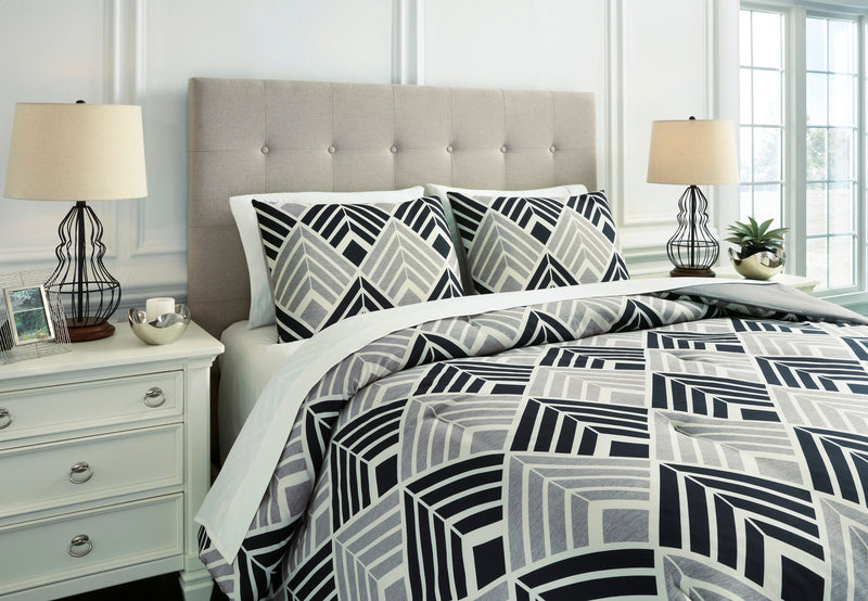 Ellowyn King Comforter Set - Dream Furniture Outlet